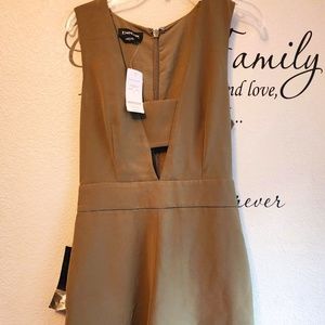 NWT Bebe Banded GGT Romper